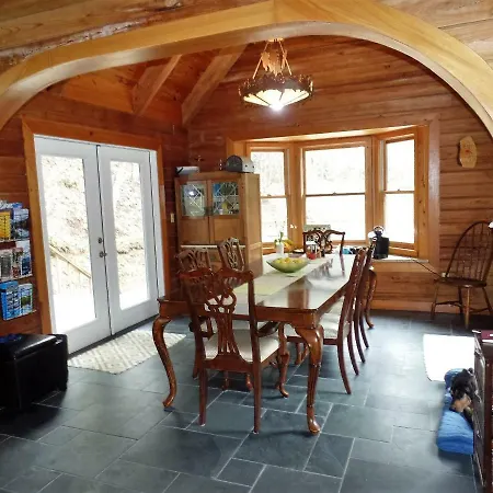Creekside Paradise Bed And Breakfast-2